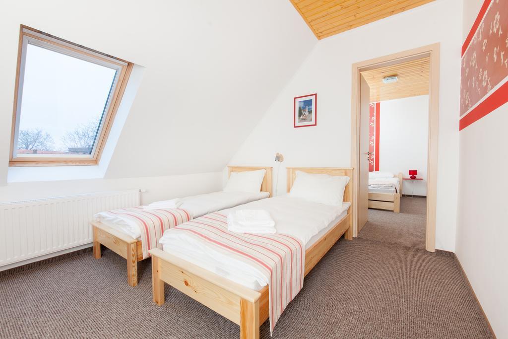 Rozmaring Vendeghaz Hotel Zengovarkony Room photo